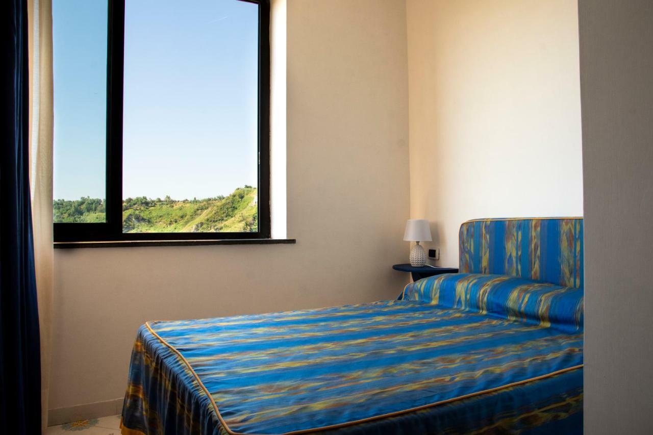 B&B Lofanello Pozzuoli Bagian luar foto